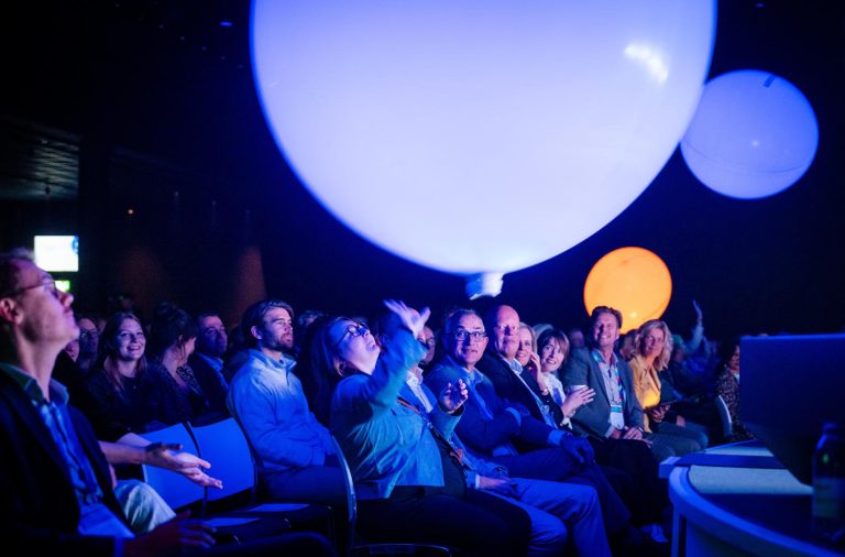 Weg met die suffe netwerkborrel, zo krijgt iedereen wél zin om te kletsen